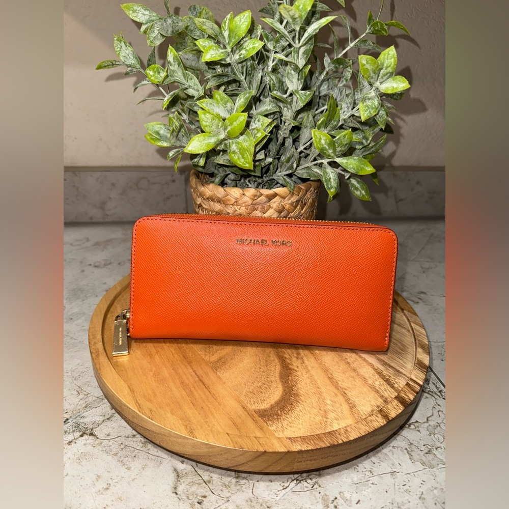 Michael Kors Long Zip Wallet